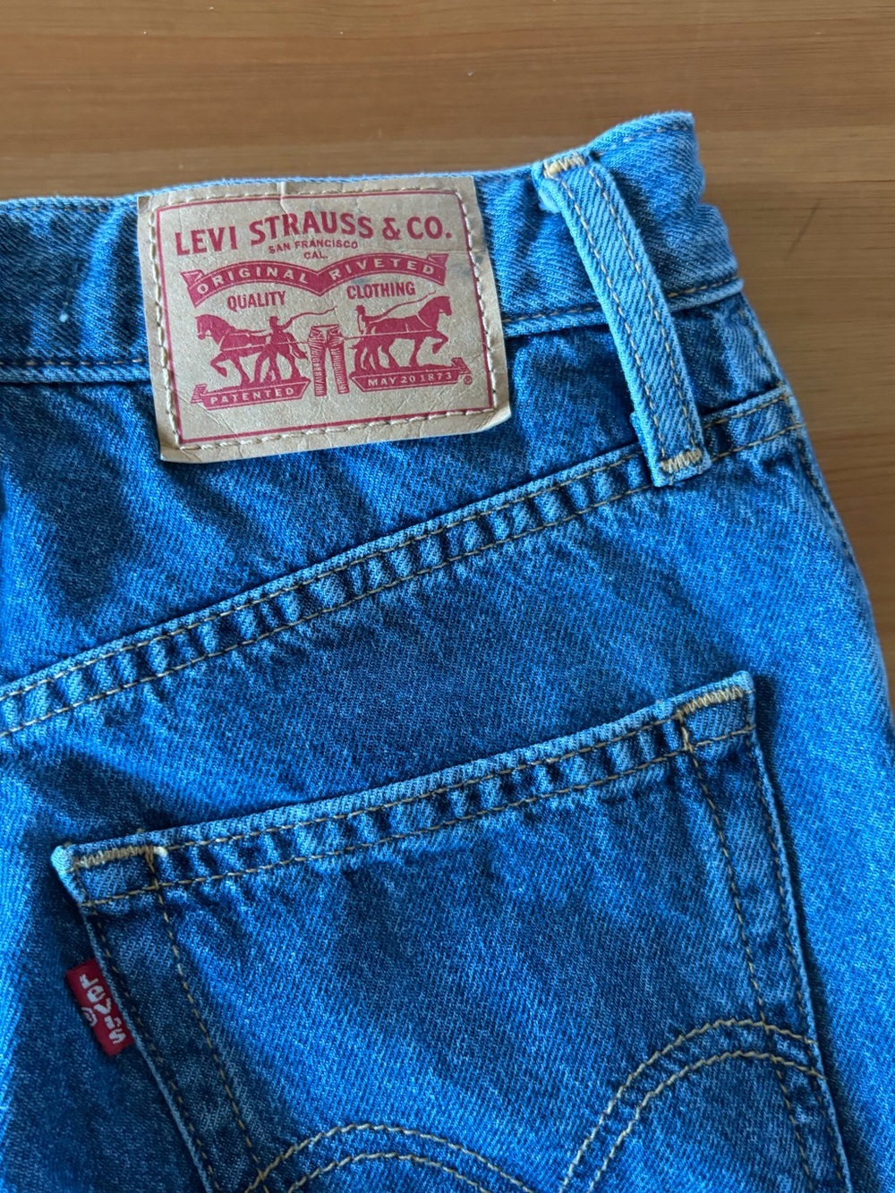 Levi's High Waisted Straight Leg Medium Wash Blue Jeans Size 24 - Picture 8 of 12